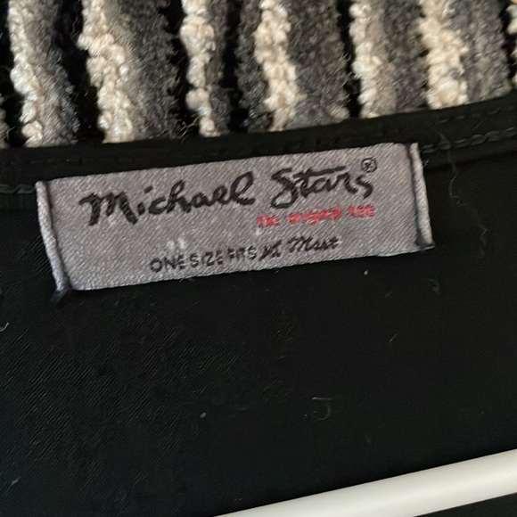 Michael stars black top - Picture 3 of 3